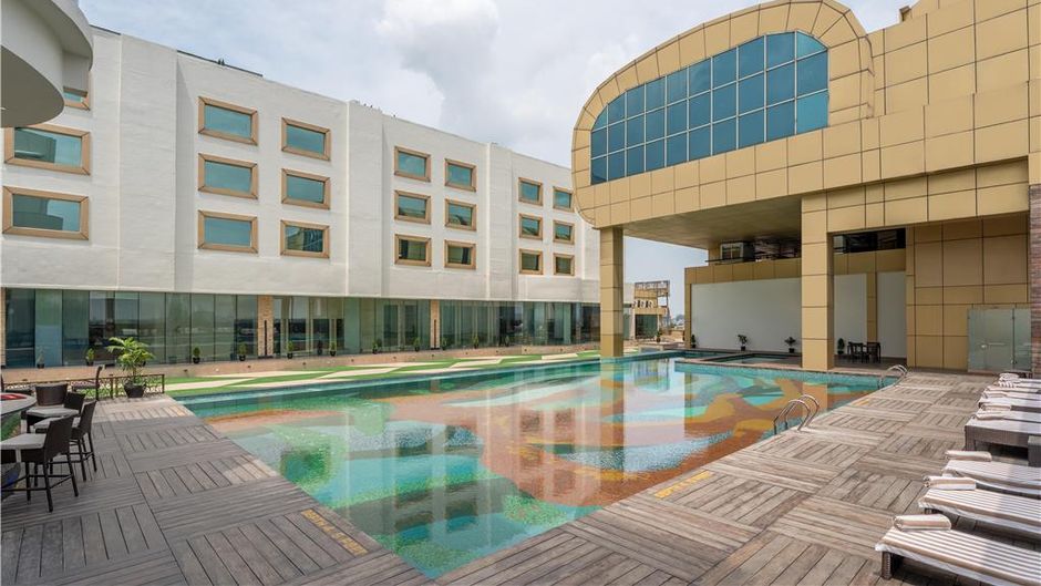 Radisson Blu Hotel Ludhiana Pool