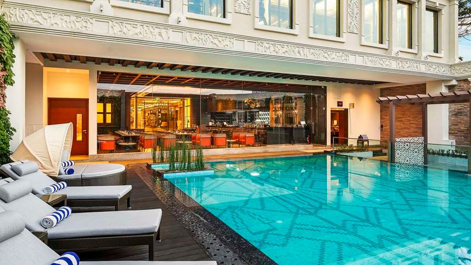 Radisson Blu Hotel Chennai Pool