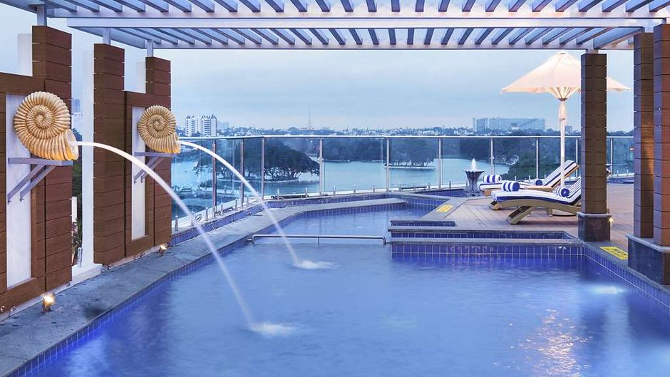 Radisson Bengaluru City Center Pool