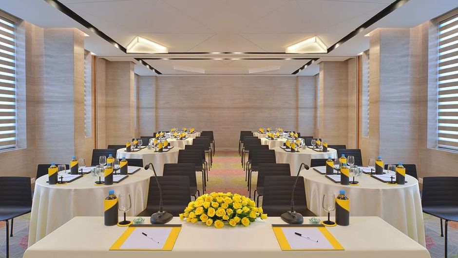 Radisson Bengaluru City Center Meeting