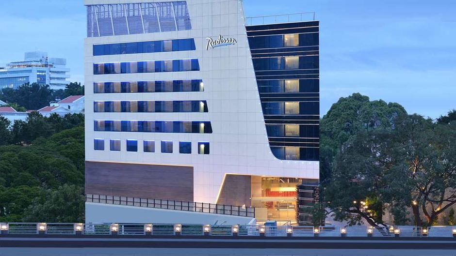Radisson Bengaluru City Center Exterior