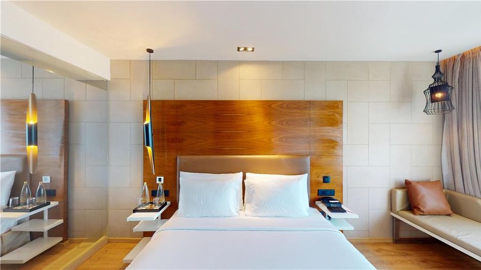 Radisson Bengaluru City Center Room