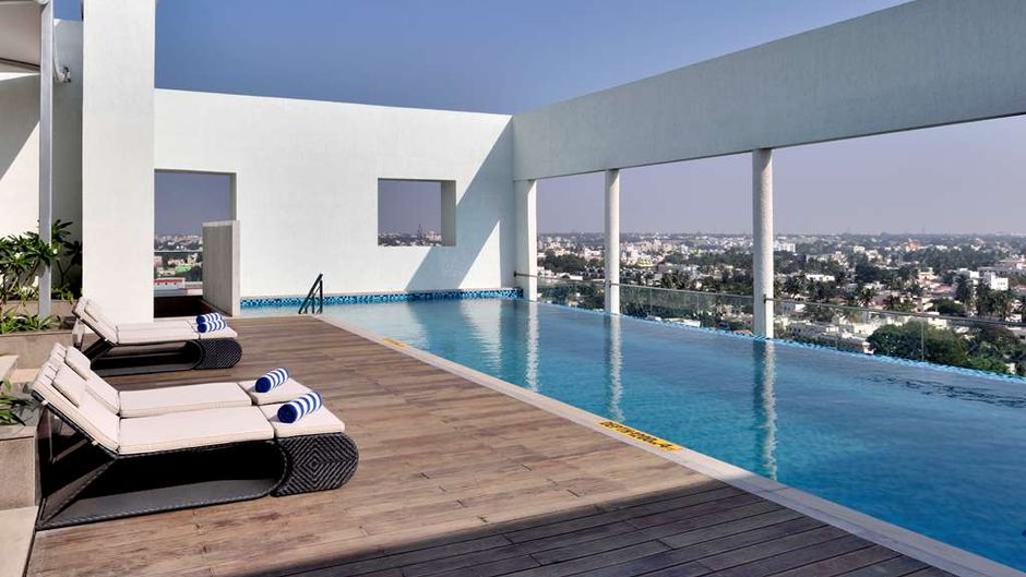 Radisson Blu Hotel Coimbatore Pool