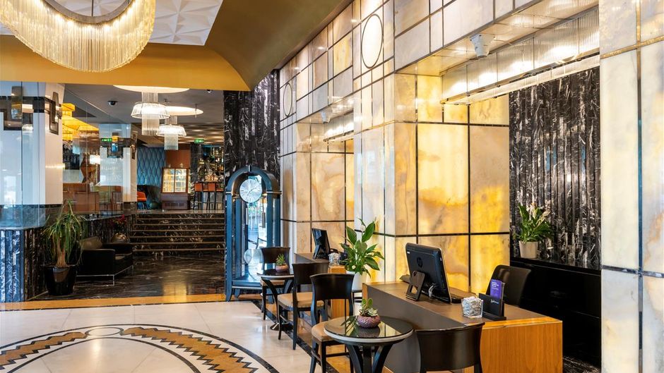 Radisson Blu Hotel Istanbul Pera Lobby