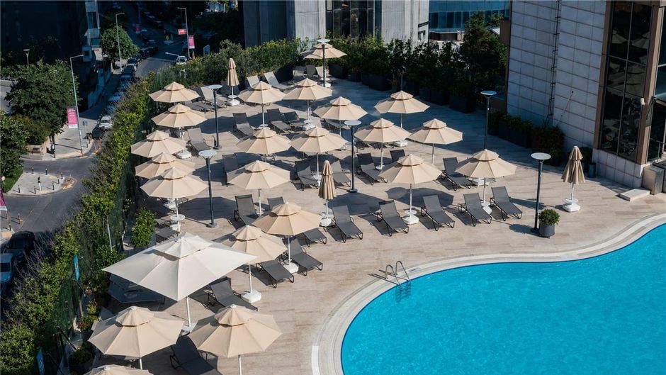 Radisson Blu Hotel Istanbul Sisli Pool