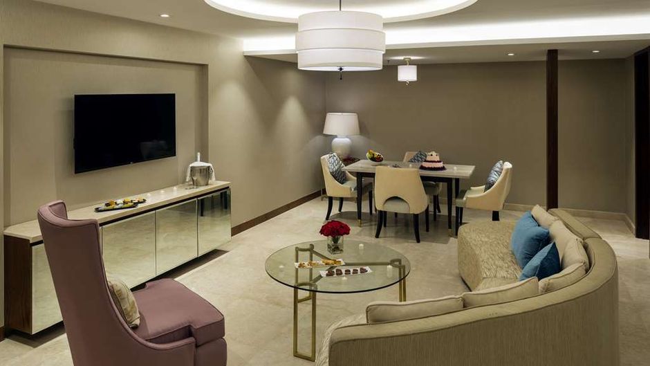 Amjad Royal Suite Hotel Room