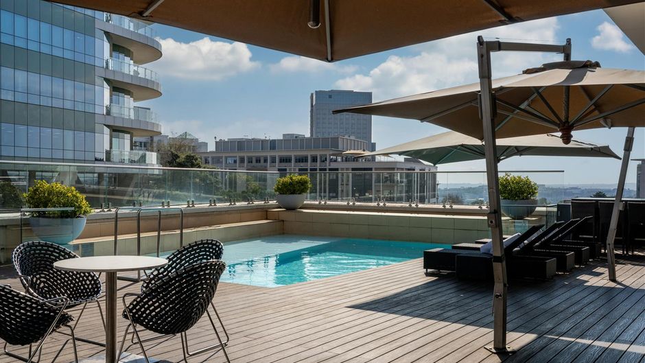 Radisson Blu Gautrain Hotel, Sandton Pool