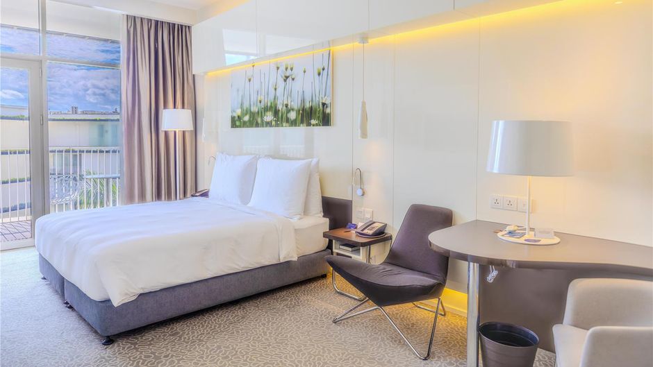 Radisson Blu Hotel & Convention Centre Suite
