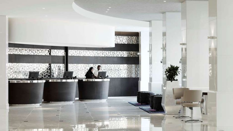 Radisson Blu Hotel, Kuwait Lobby