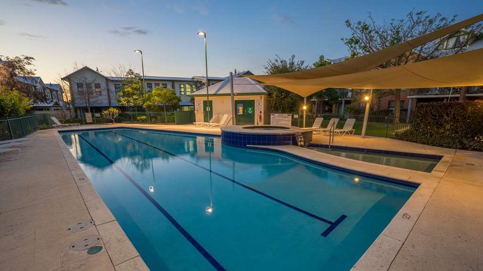 Perth Ascot Central Apartment Hotel Pool