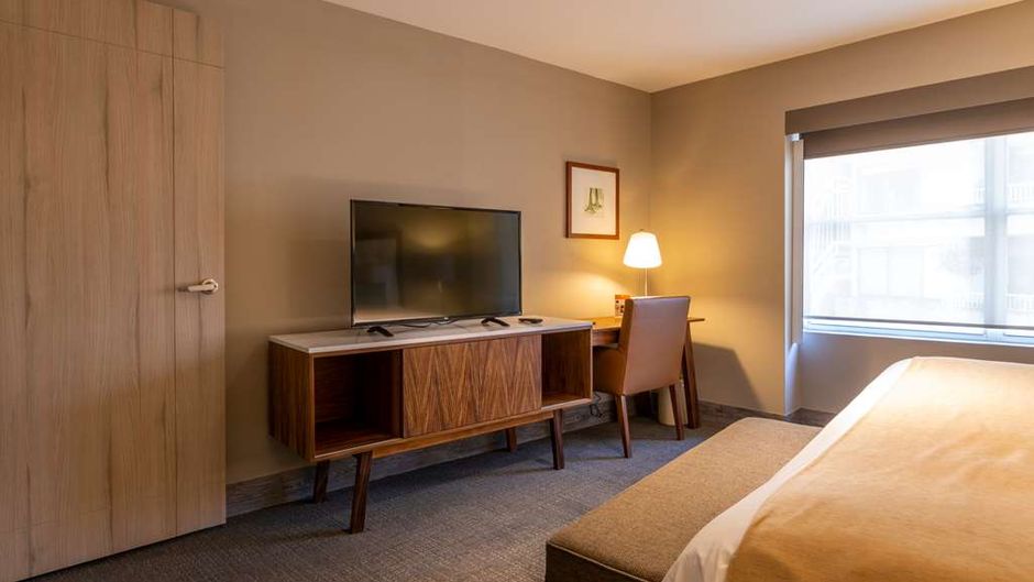Dominion Polanco Room