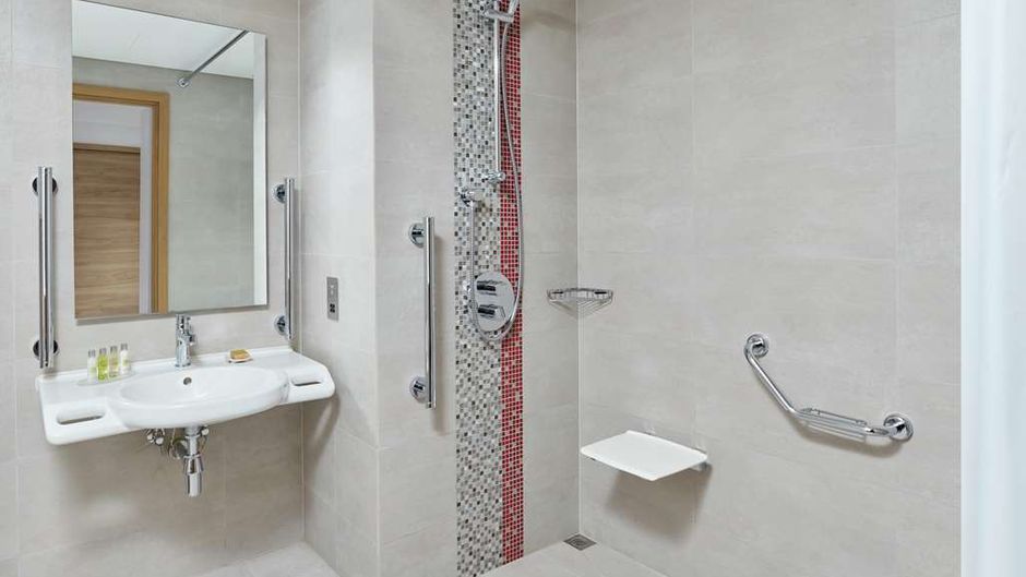 Hilton Garden Inn Muscat Al Khuwair Room