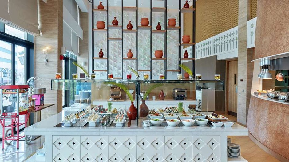 Hilton Garden Inn Muscat Al Khuwair Restaurant