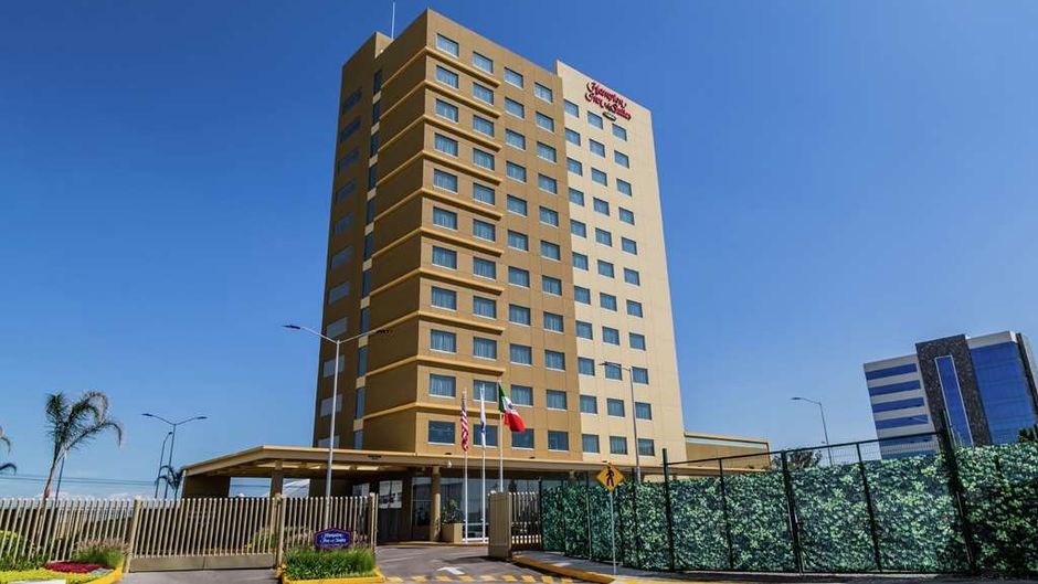 Hampton Inn & Suites by Hilton Puebla Exterior