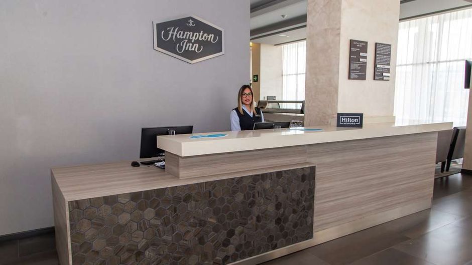 Hampton Inn & Suites by Hilton Puebla Lobby