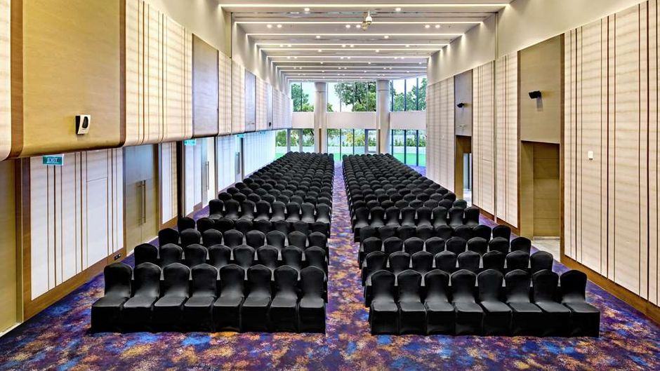 DoubleTree by Hilton Ahmedabad Meeting