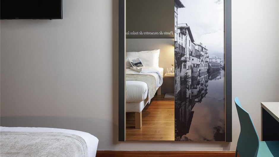 Ibis Styles Pamplona Noain Room