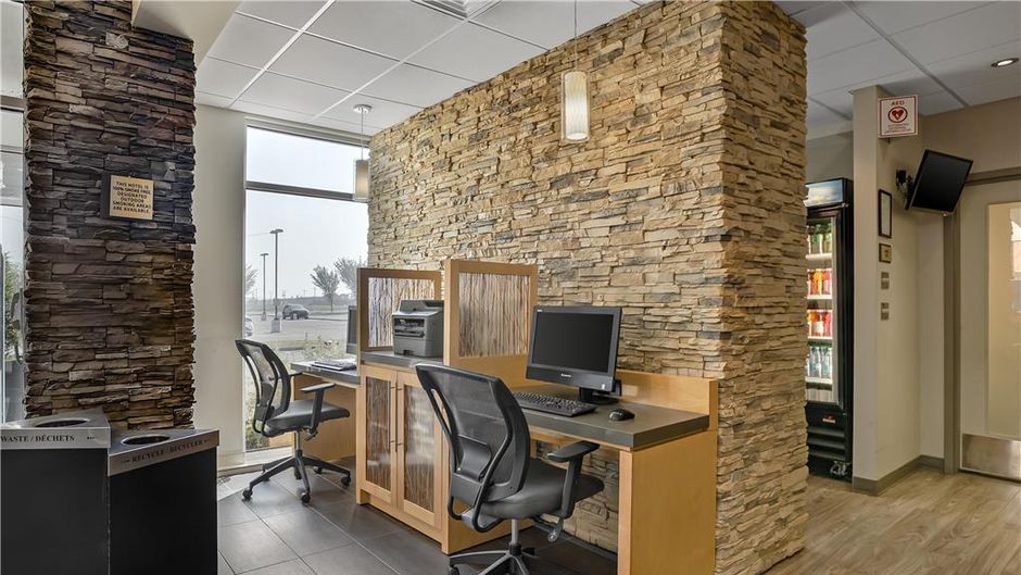 Best Western Plus Airport Inn & Suites Other