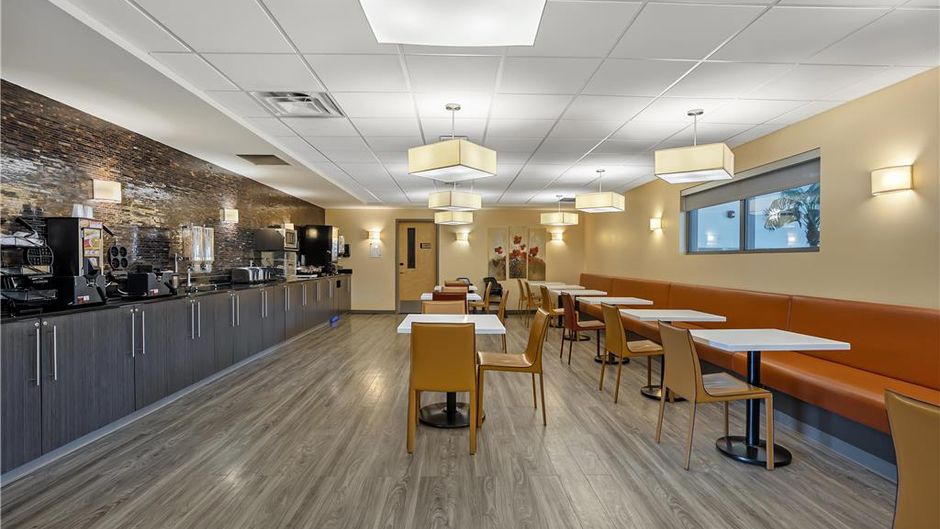 Best Western Plus Airport Inn & Suites Restaurant