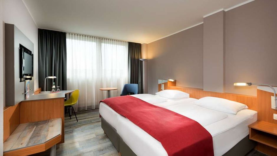 Ramada by Wyndham Hannover Room