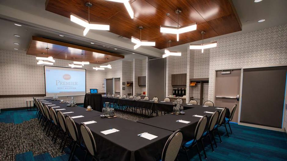 Best Western Premier East Inn & Suites Meeting