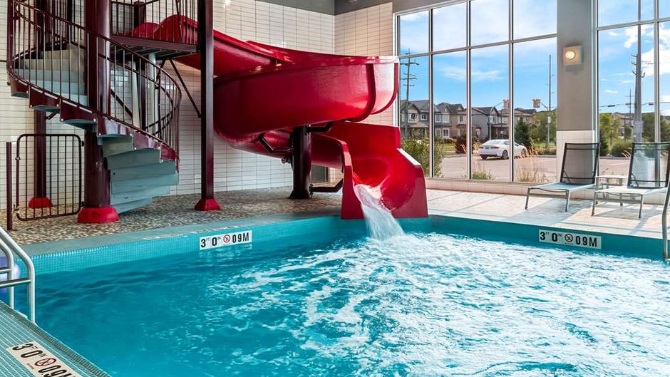Best Western Premier East Inn & Suites Pool