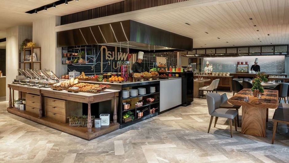 DoubleTree by Hilton Bangkok Ploenchit Restaurant