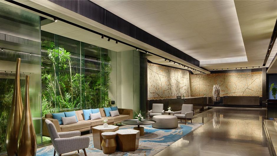 DoubleTree by Hilton Bangkok Ploenchit Lobby