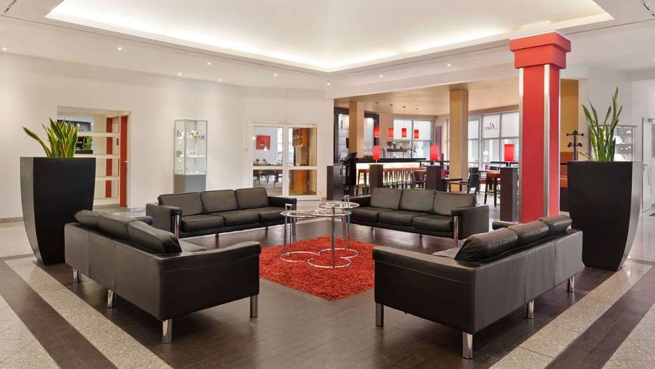 Ramada by Wyndham Bottrop Lobby