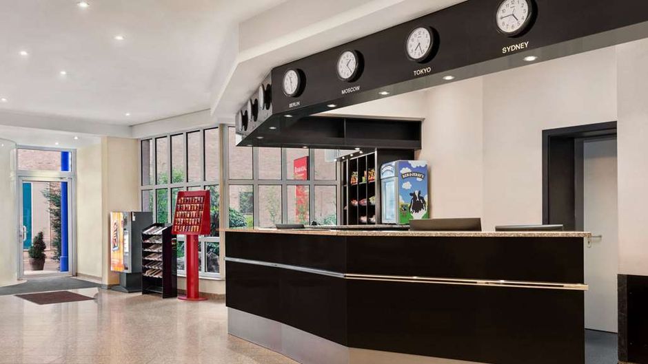 Ramada by Wyndham Bottrop Lobby