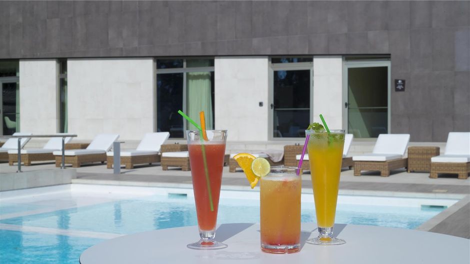 Doubletree by Hilton Pointe-Noire Pool