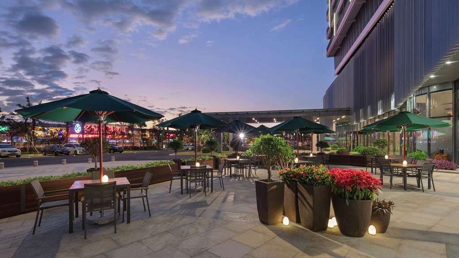 Hilton Garden Inn Sanya Exterior