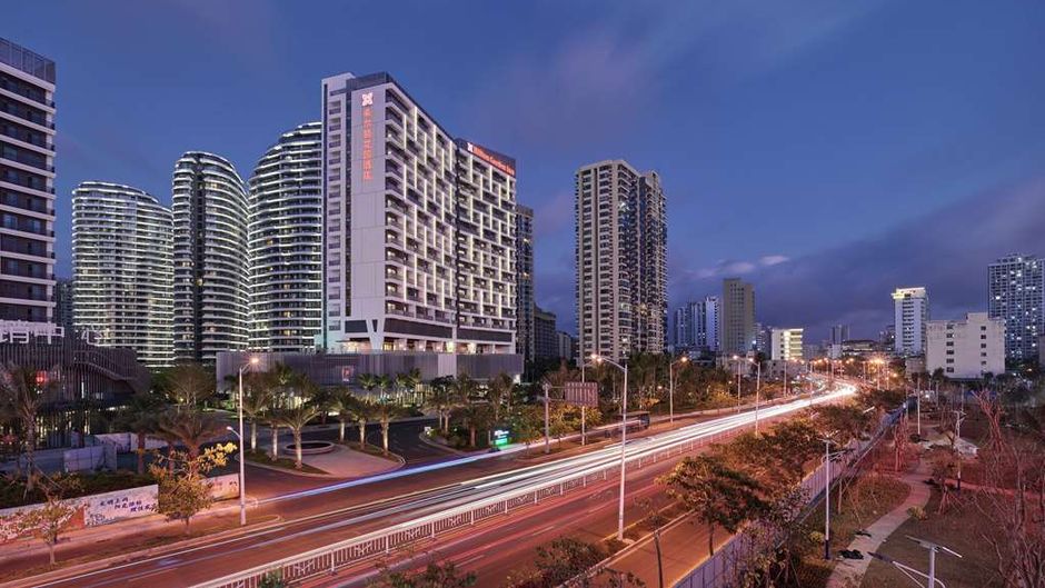 Hilton Garden Inn Sanya Exterior