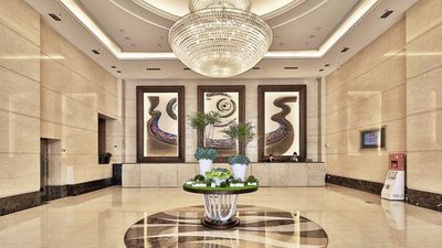 Queena Plaza Hotel