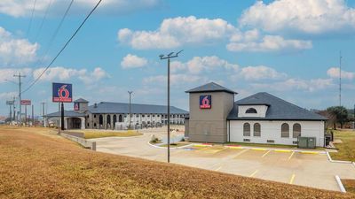 Motel 6 Brenham