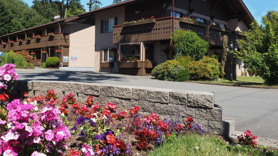 Ramada by Wyndham Campbell River Exterior