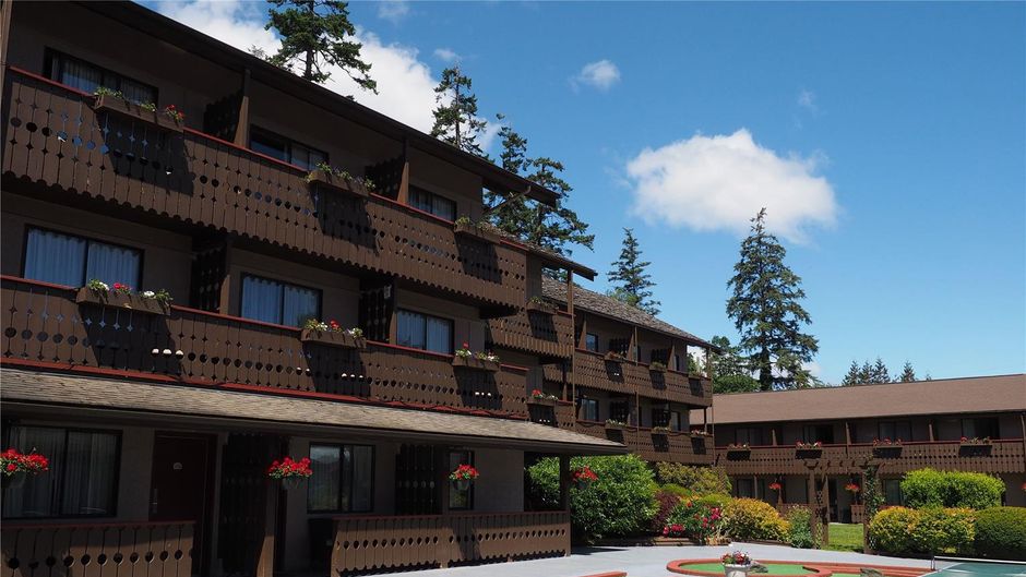 Ramada by Wyndham Campbell River Exterior