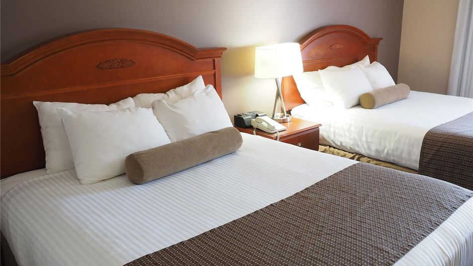 Ramada by Wyndham Campbell River Room