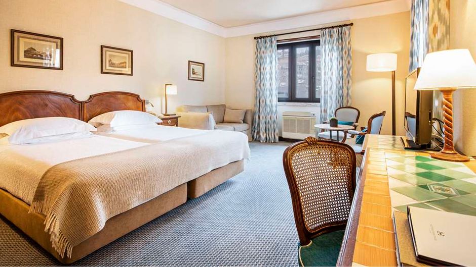 Lisboa Plaza Hotel Room
