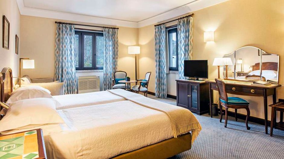Lisboa Plaza Hotel Room