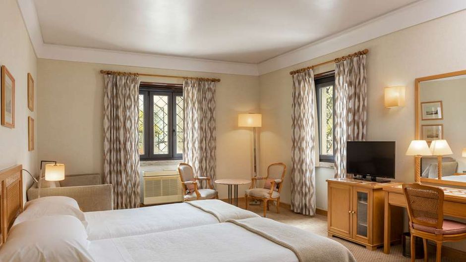 Lisboa Plaza Hotel Room