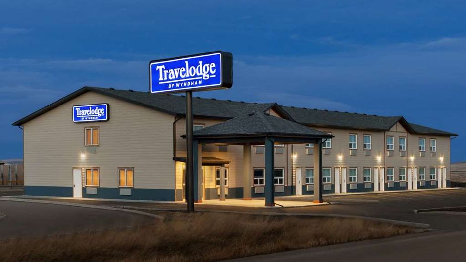 Travelodge by Wyndham Pincher Creek Exterior