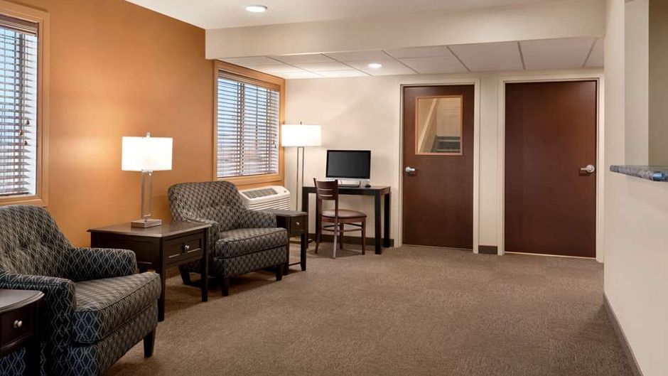 Travelodge by Wyndham Pincher Creek Lobby