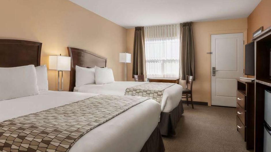 Travelodge by Wyndham Pincher Creek Room