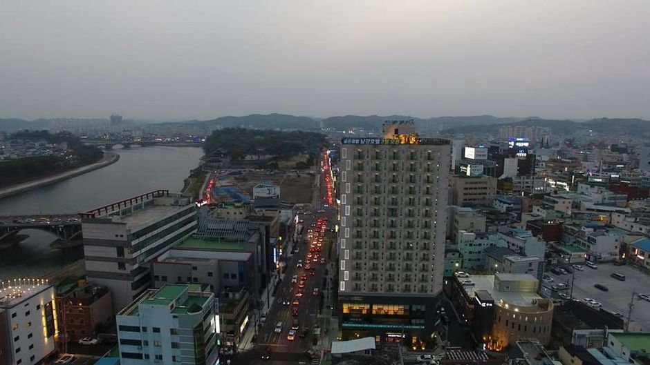 Golden Tulip Essential Namgang Exterior