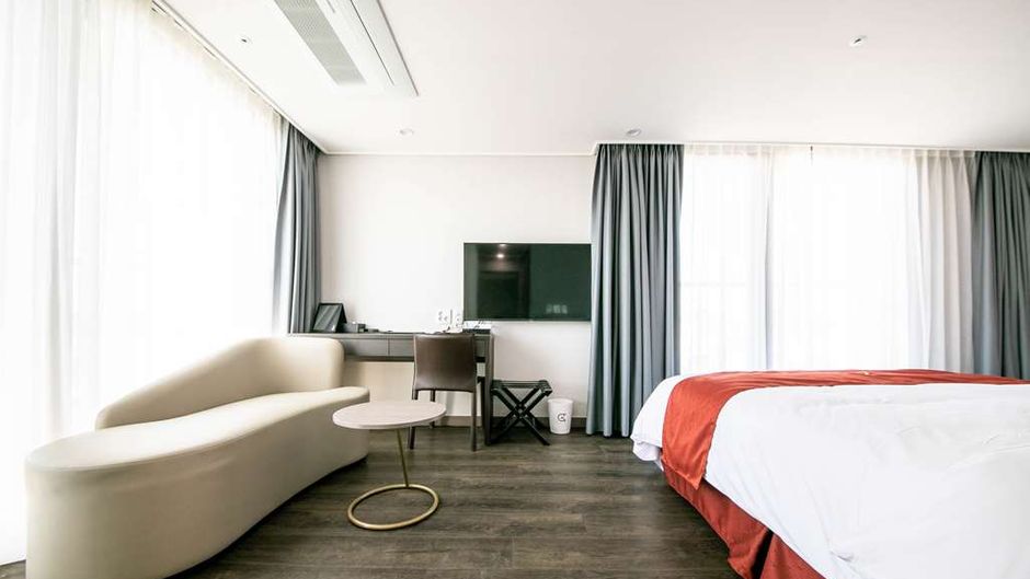 Golden Tulip Essential Namgang Suite