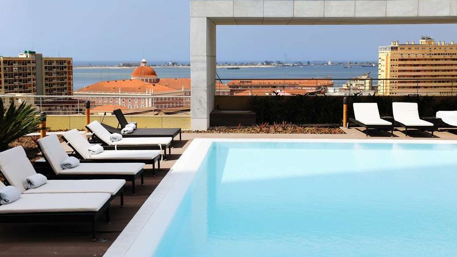 EPIC SANA Luanda Hotel Pool
