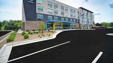 Tru by Hilton Grand Rapids Airport