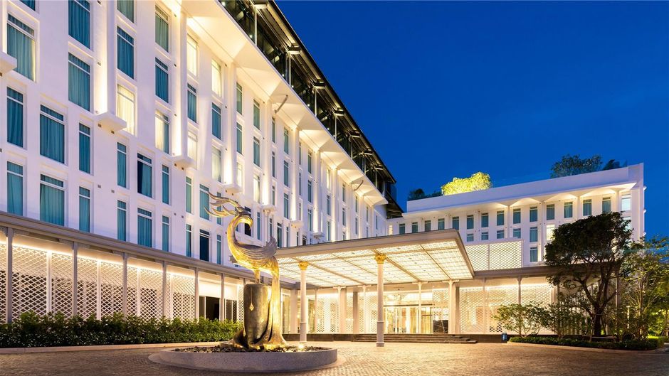 Ramada Plaza Chao Fah Exterior