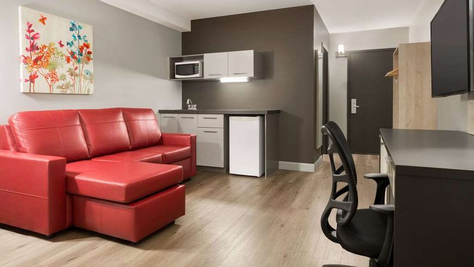 Travelodge by Wyndham Alma Suite